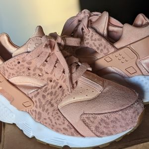 Prism Pink Nike Huarache Shoes